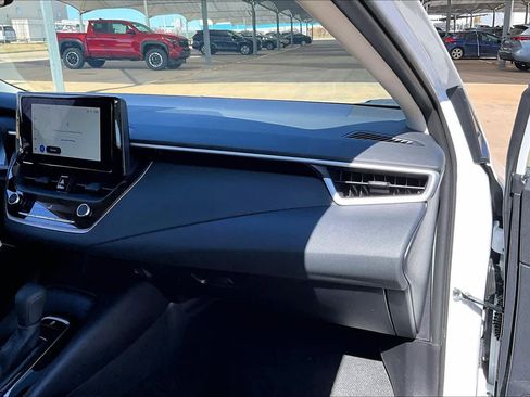 Used 2025 Toyota Corolla LE image 17