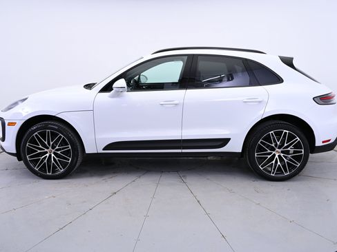 Used 2025 Porsche Macan image 2