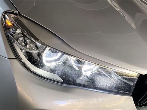 Used 2019 BMW 740i w/ M Sport Package image 27