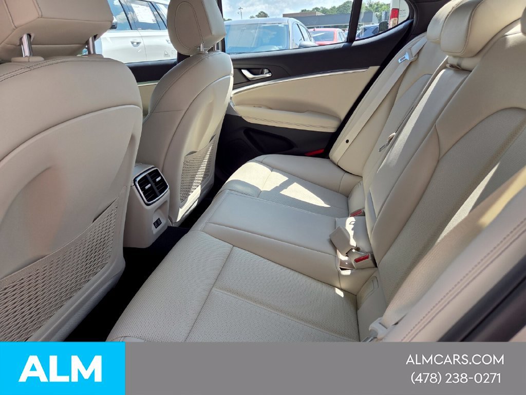 Used 2026 Genesis G70 2.5T RWD image 4