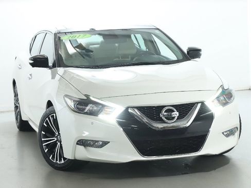 Used 2017 Nissan Maxima Platinum image 2