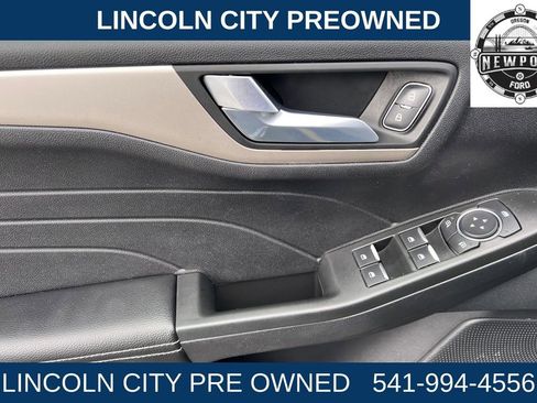 Used 2021 Ford Escape SE image 10