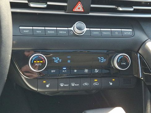 Used 2023 Hyundai Elantra Limited FWD image 16