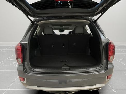 Used 2022 Hyundai Palisade Limited image 16