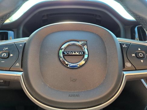 Used 2022 Volvo XC60 B5 Momentum w/ Advanced Package AWD/4WD image 24