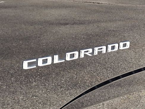 Used 2022 Chevrolet Colorado Z71 AWD/4WD image 30