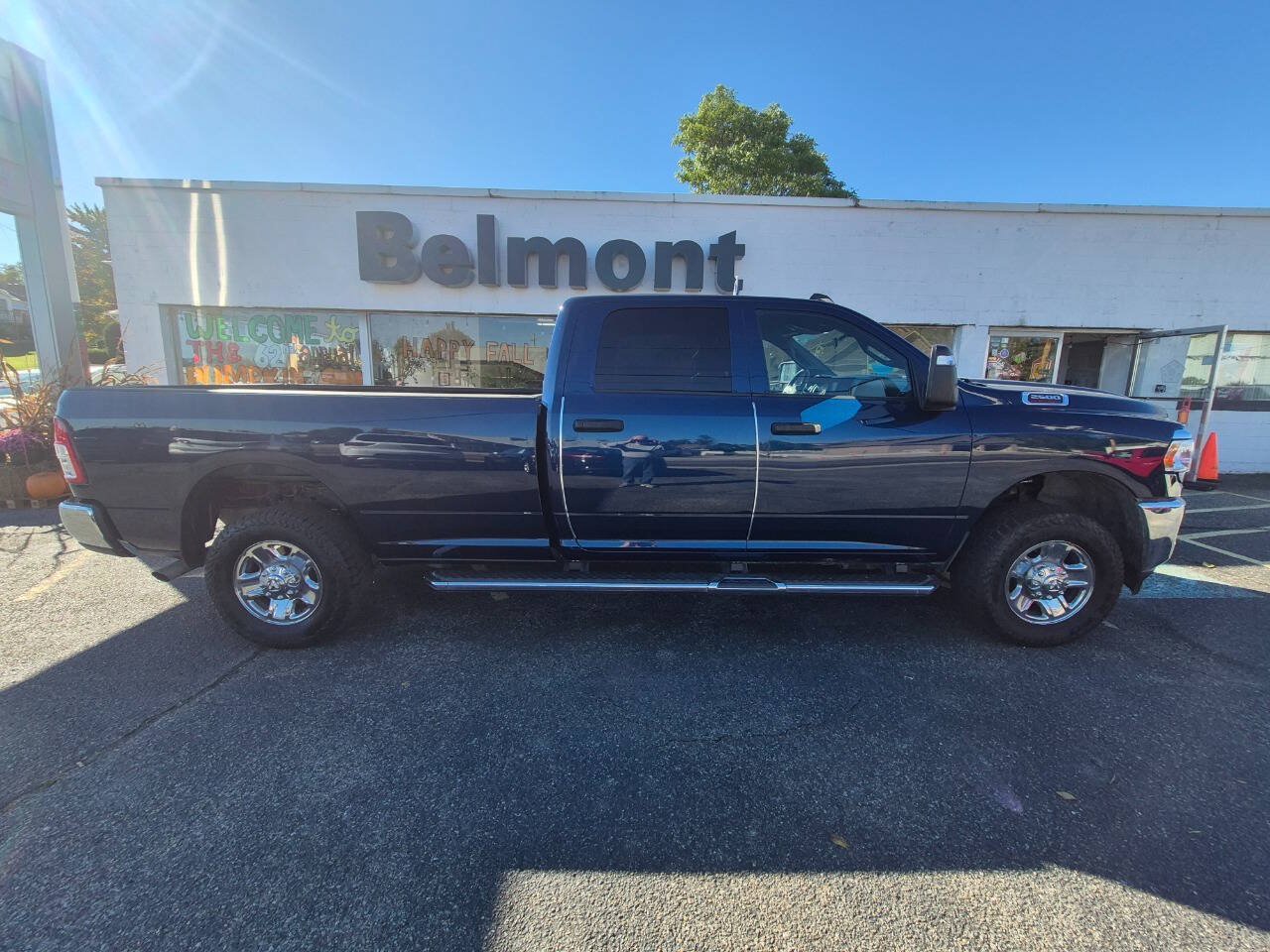 Used 2024 RAM 2500 Tradesman w/ Chrome Appearance Group AWD/4WD image 2