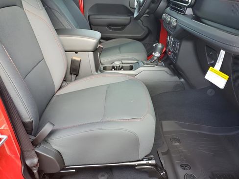 New 2026 Jeep Wrangler Unlimited Rubicon w/ Safety Group image 16