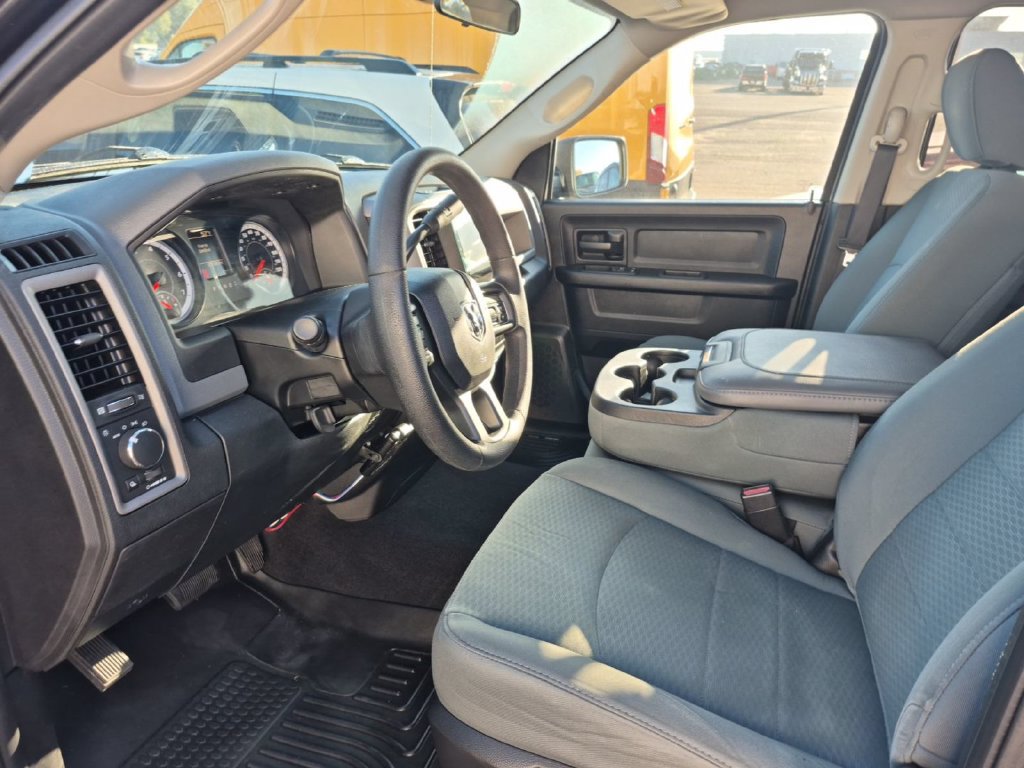Used 2016 RAM 1500 ST w/ SXT Appearance Group AWD/4WD image 4