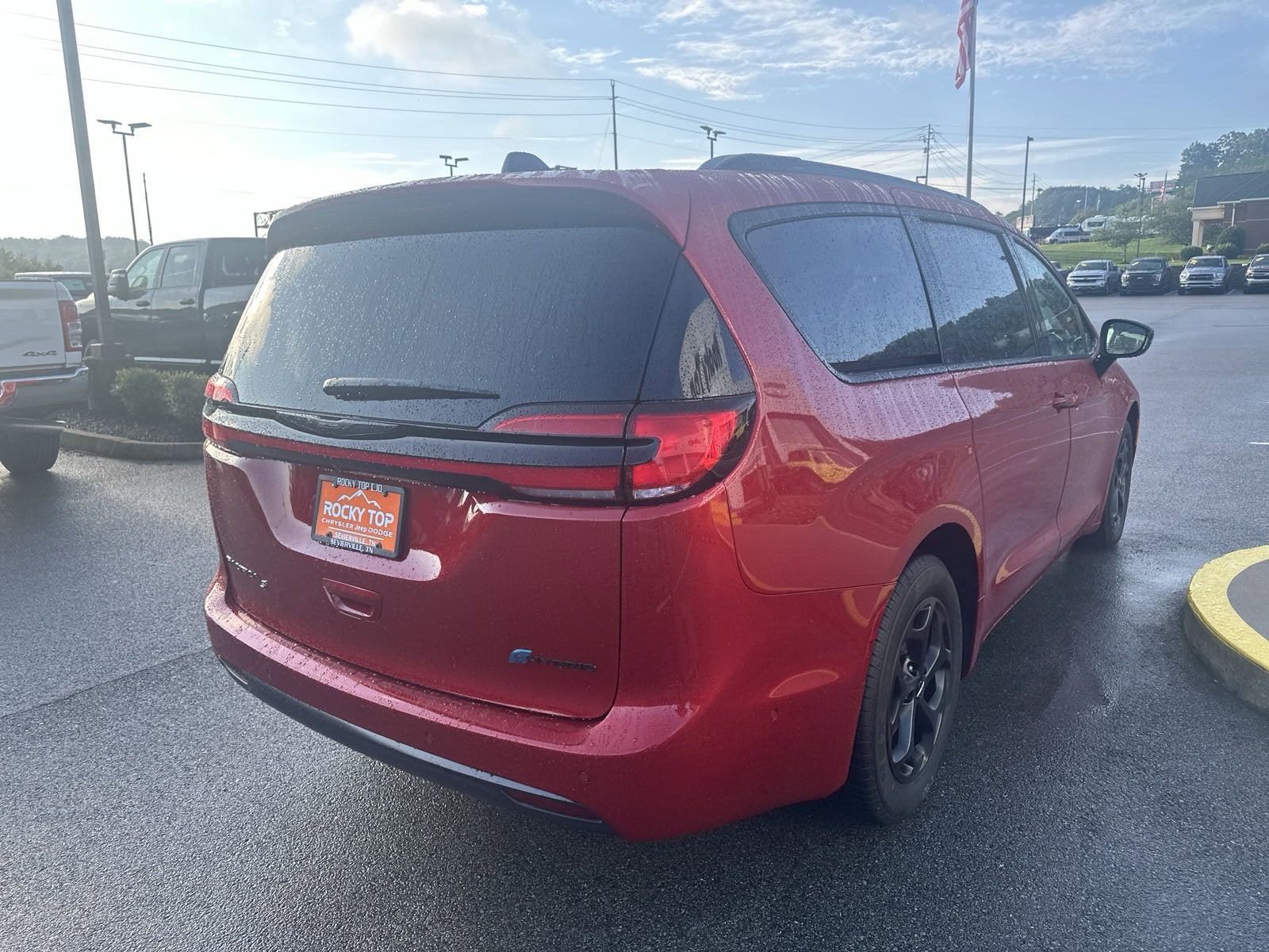New 2024 Chrysler Pacifica Premium FWD image 9