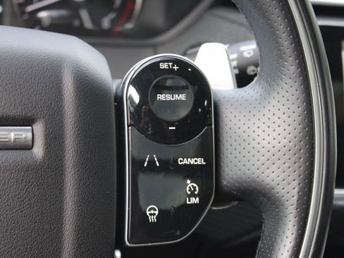 Used 2019 Land Rover Range Rover Velar R-Dynamic HSE image 18