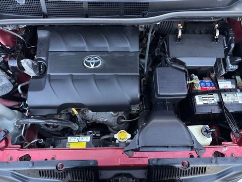 Used 2014 Toyota Sienna LE image 36