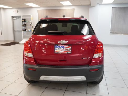 Used 2015 Chevrolet Trax LT w/ LT Sun and Sound Package FWD image 9
