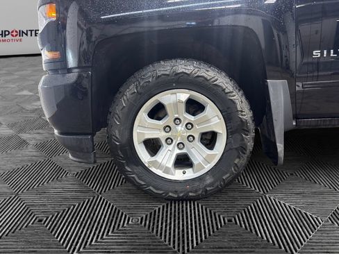 Used 2018 Chevrolet Silverado 1500 LT w/ All Star Edition AWD/4WD image 14