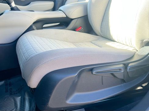 Used 2023 Honda HR-V LX image 19