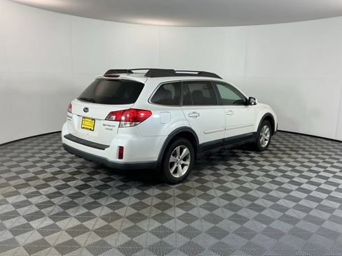Used 2014 Subaru Outback 2.5i Limited w/ Moonroof Package AWD/4WD image 5
