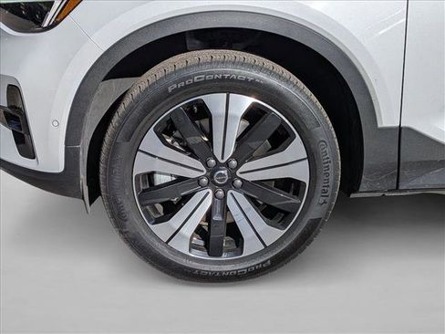 Certified 2023 Volvo XC40 Recharge Plus image 9