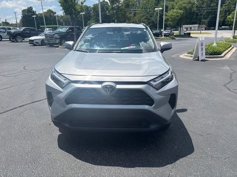 Used 2024 Toyota RAV4 XLE FWD image 5