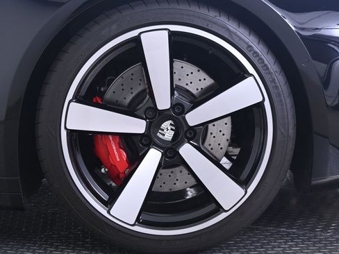 Certified 2025 Porsche 911 Carrera S RWD image 15