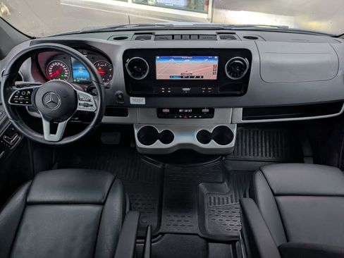 Used 2022 Mercedes-Benz Sprinter 2500 image 24