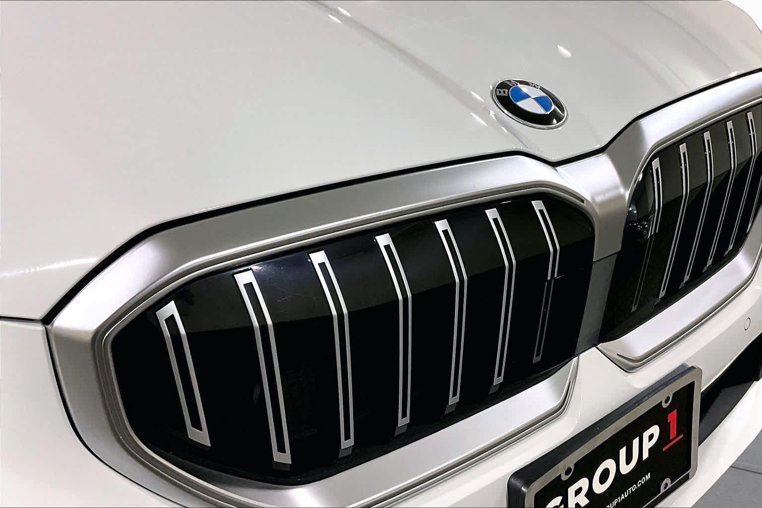 Used 2026 BMW 530i xDrive w/ Premium Package AWD/4WD image 31