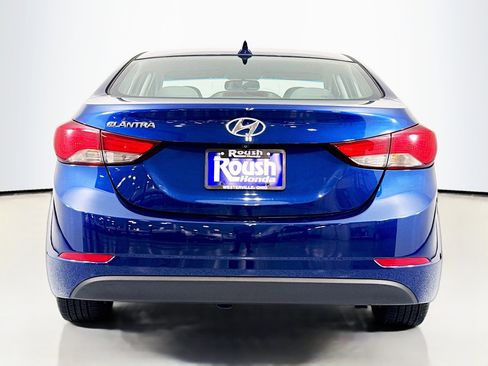 Used 2015 Hyundai Elantra SE w/ Option Group 02 FWD image 6