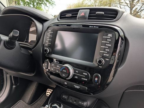 Used 2014 Kia Soul ! w/ Sun & Sound Package image 12