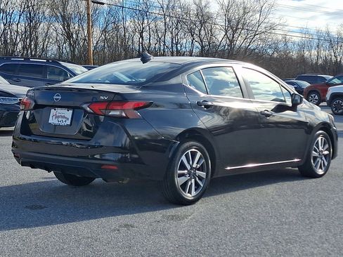 Used 2023 Nissan Versa SV image 6