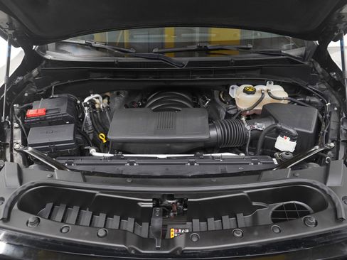 Used 2023 GMC Yukon XL SLE image 33