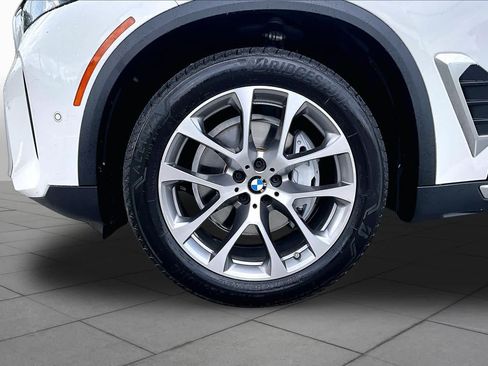 Used 2024 BMW X5 xDrive40i w/ Premium Package AWD/4WD image 11