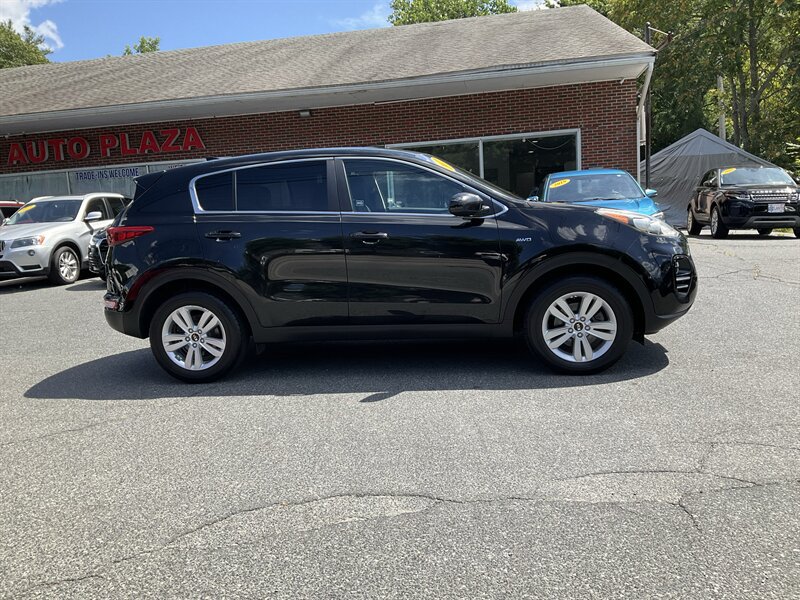 Used 2017 Kia Sportage LX AWD/4WD image 4