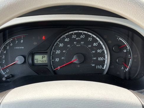 Used 2014 Toyota Sienna LE FWD image 40