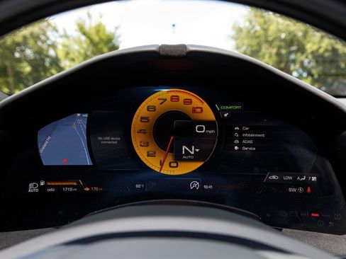 Used 2023 Ferrari Roma RWD image 33