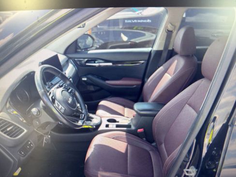 Used 2022 Kia Seltos SX w/ Sunroof Package image 3