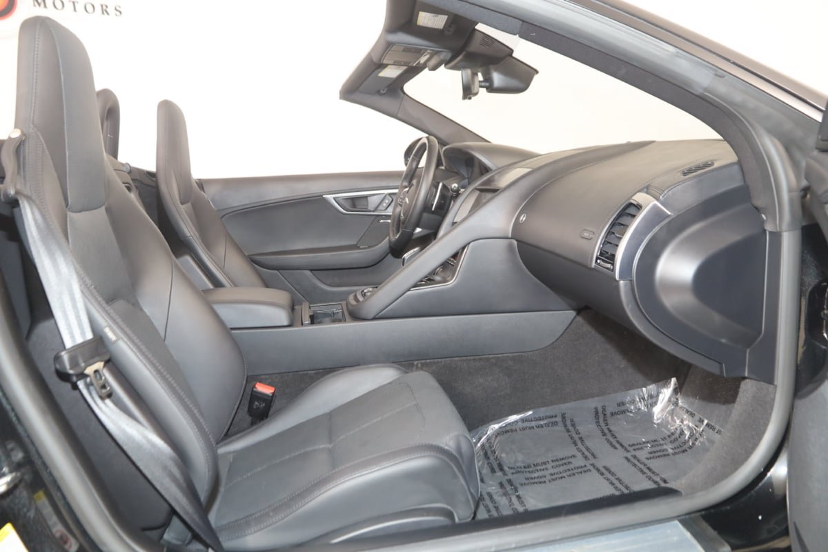 Used 2024 Jaguar F-TYPE R-Dynamic RWD image 12