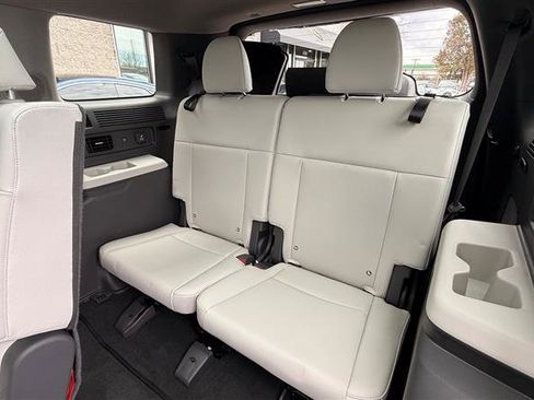 Used 2024 Hyundai Santa Fe Limited image 24