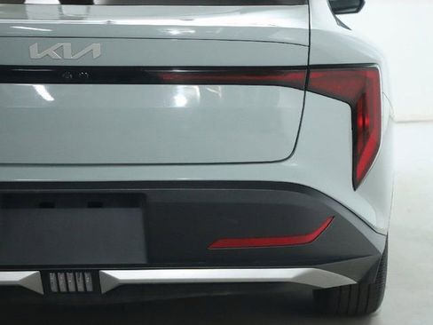 Used 2025 Kia K4 LXS image 43