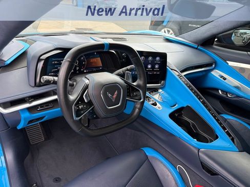 Used 2021 Chevrolet Corvette Stingray Premium Conv w/ Z51 Performance Package RWD image 8