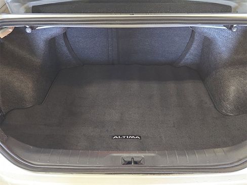 Used 2025 Nissan Altima 2.5 S image 12