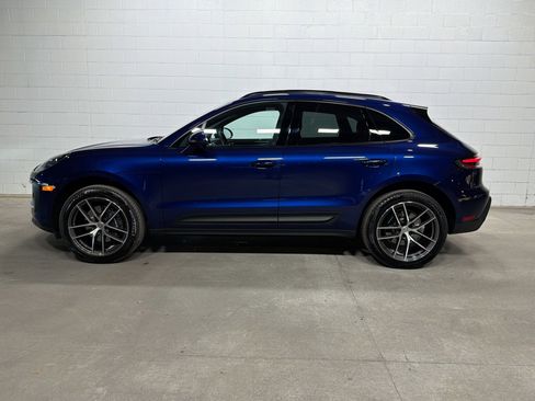 Used 2025 Porsche Macan image 2
