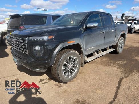 Used 2024 GMC Canyon Denali image 7