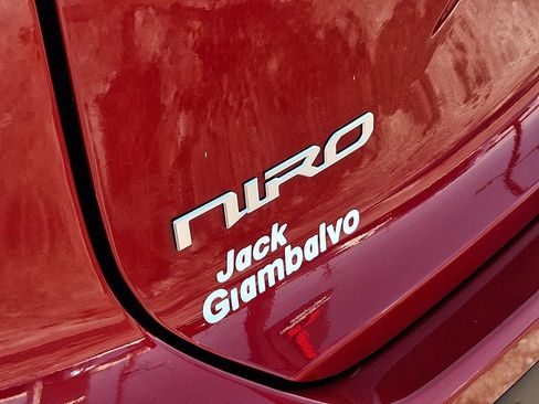 Used 2024 Kia Niro EX image 33