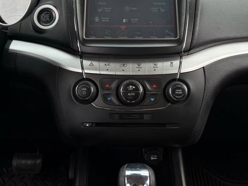 Used 2013 Dodge Journey Crew w/ Driver Convenience Group FWD image 25