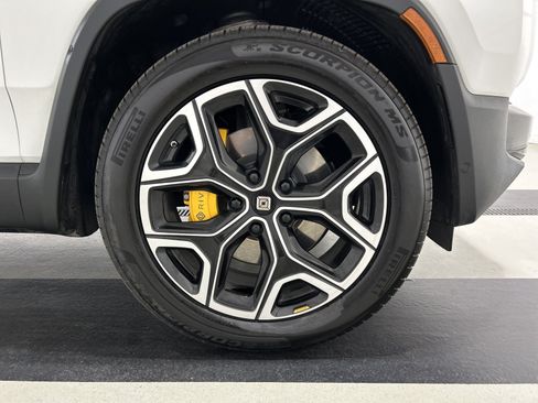Used 2023 Rivian R1S Adventure AWD/4WD image 11