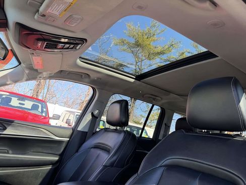 Used 2022 Jeep Grand Cherokee Limited 4xe image 15