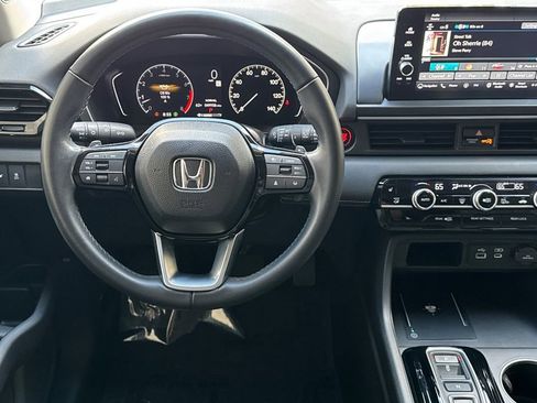 Certified 2024 Honda Pilot Touring image 18