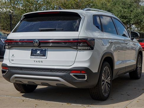 New 2025 Volkswagen Taos SE image 8