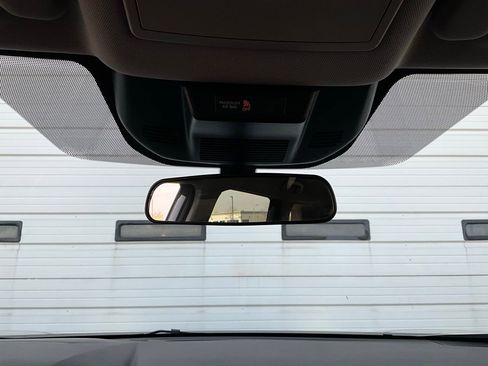 Used 2025 Nissan Rogue SV image 18