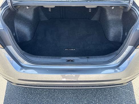 Used 2024 Nissan Altima 2.5 SV FWD image 18