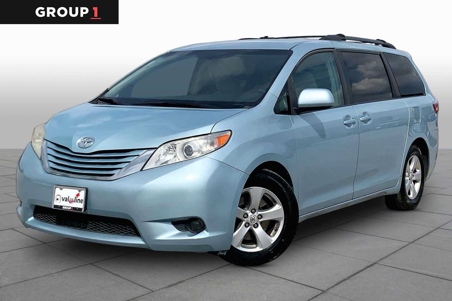 Used 2015 Toyota Sienna LE FWD image 1